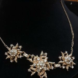 1960s vintage flower necklace